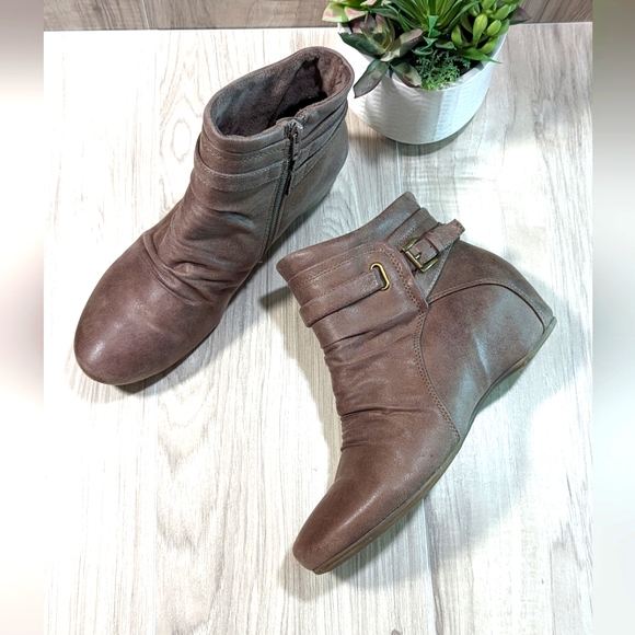 BareTraps | Shoes | Baretraps Sheigh Hidden Taupe Wedge Booties | Poshmark
